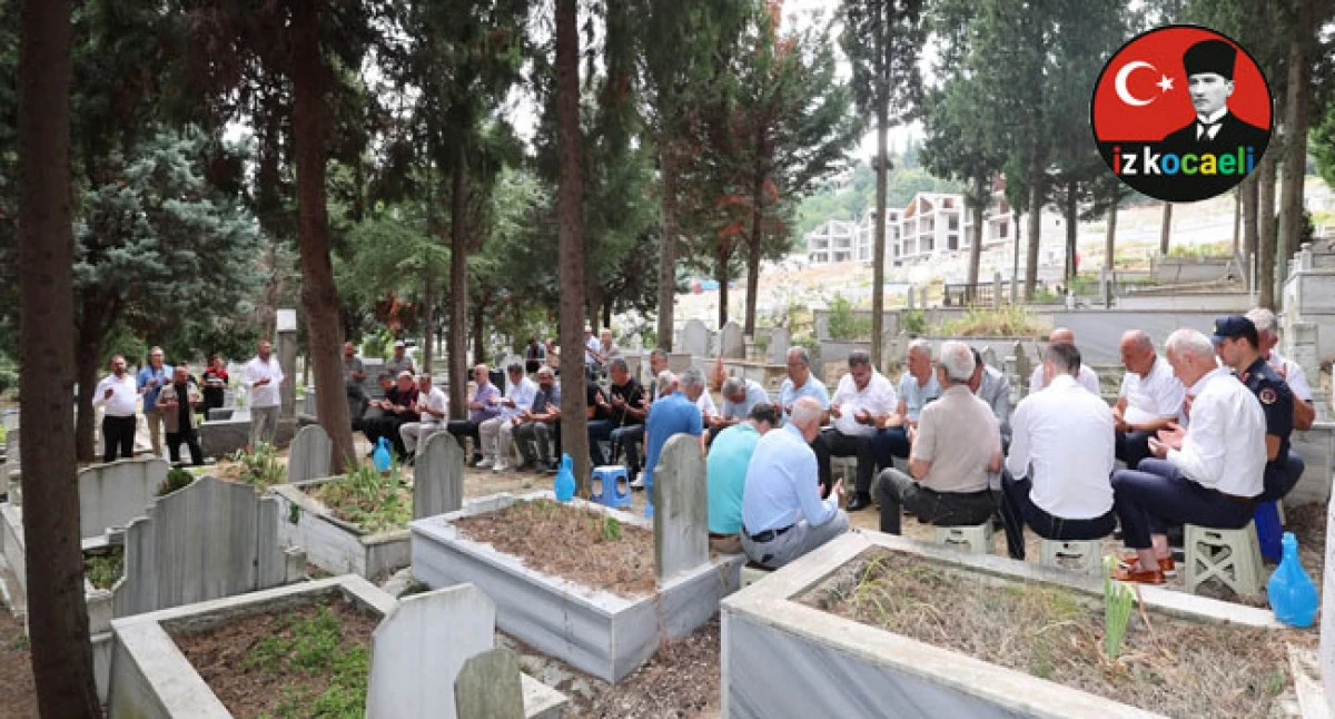 17 Ağustos Depremi&rsquo;nin 27. Yılında Deprem Şehitleri Kabirleri Başında Anıldı