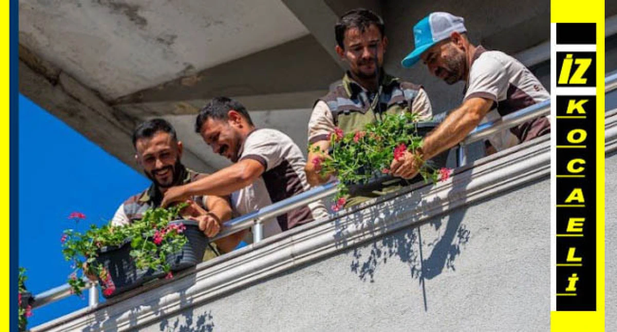 Balkonlar &ccedil;i&ccedil;ek a&ccedil;ıyor, komşuluk g&uuml;zelleşiyor