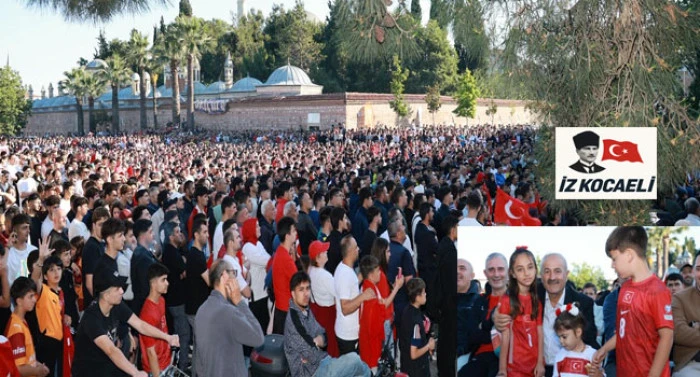 Bizim &Ccedil;ocuklar&rsquo;ın Ma&ccedil;ı Kent Meydanı&rsquo;nda İzlendi