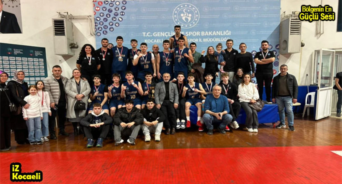 &Ccedil;ayırova&rsquo;nın gen&ccedil; dev adamları Kocaeli ikincisi oldu