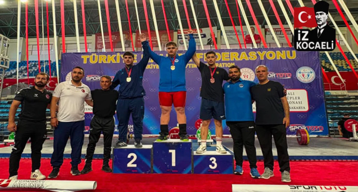 Kocaeli&rsquo;nin gururu Kağıtspor k&uuml;rs&uuml;lerden inmiyor