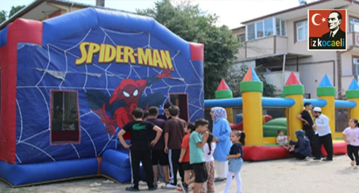 K&ouml;rfez&rsquo;de &ccedil;ocuklar doyasıya eğleniyor
