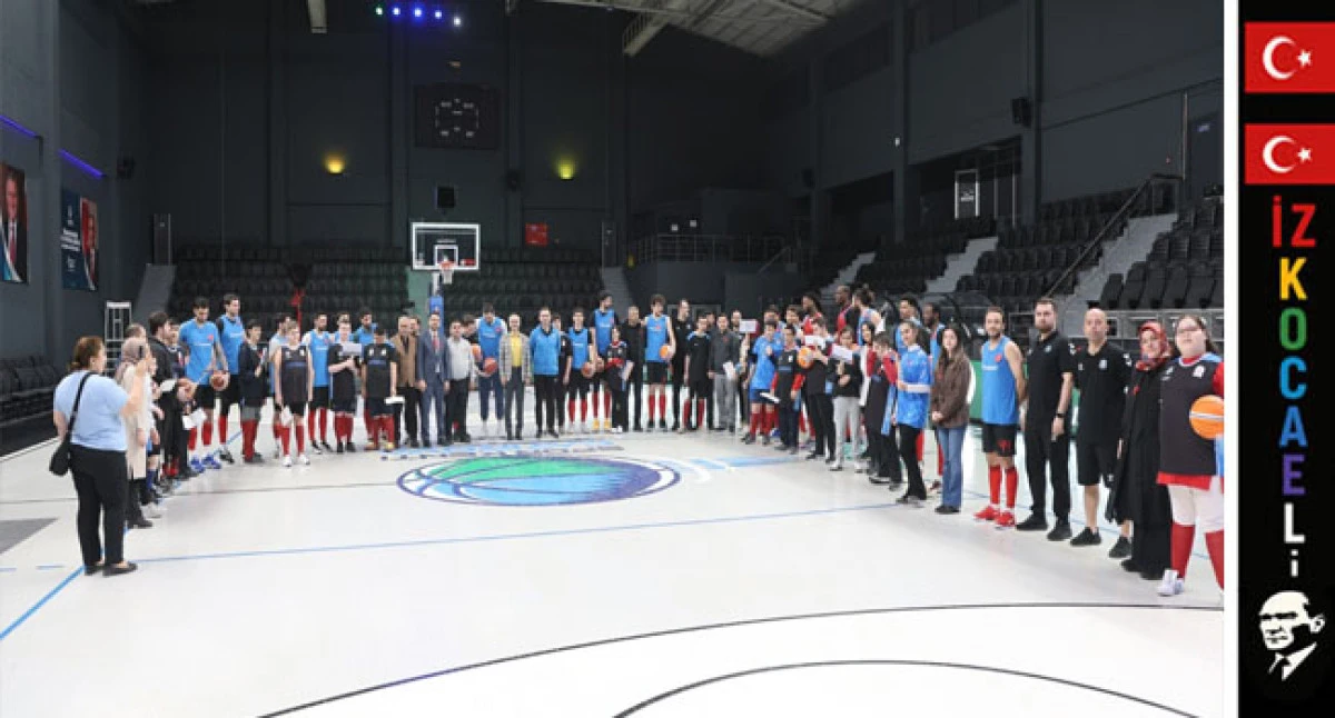 &Ouml;zel &ccedil;ocuklar, &Ccedil;ayırova&rsquo;nın dev adamlarıyla bir arada